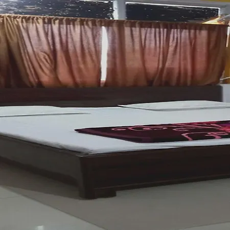 Hotel O Rr Guest House-2